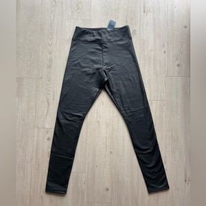 Hollister Ultra High-Rise Jersey Vegan Leather Legging